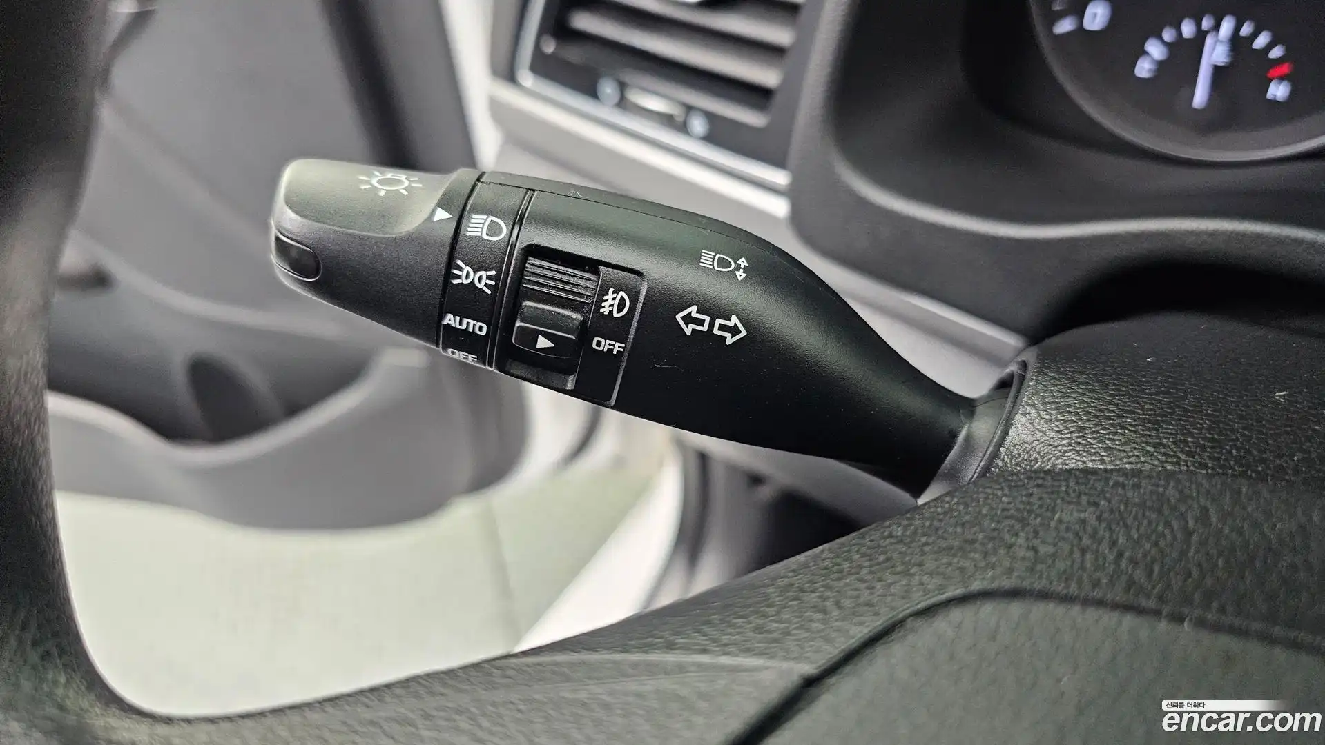 AVANTE Hyundai 2018.6-OPTION-022