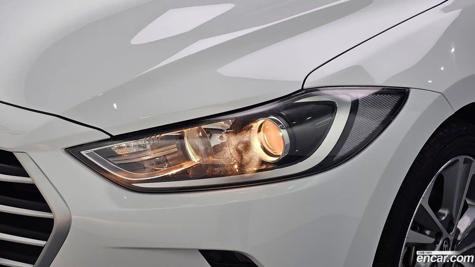 AVANTE Hyundai 2018.6-OUTER-032