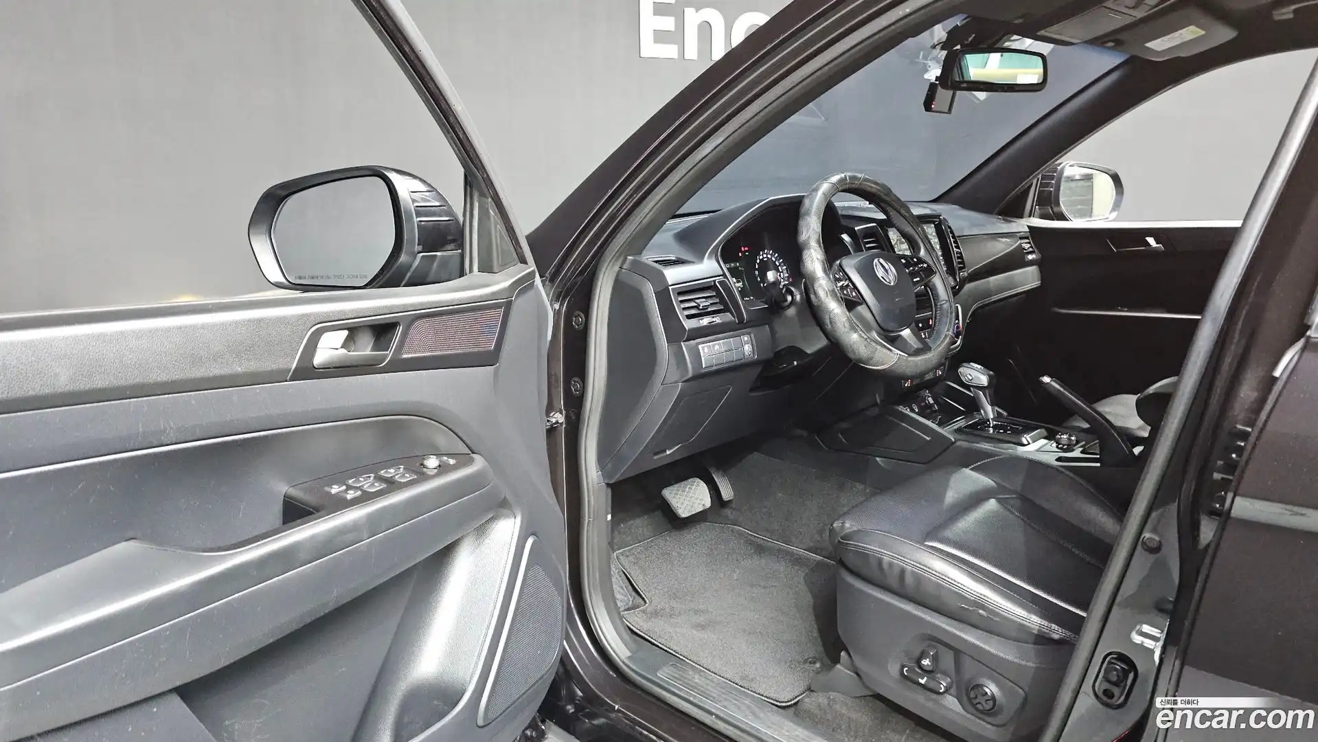 Rexton KG Mobility 2020.11-INNER-010