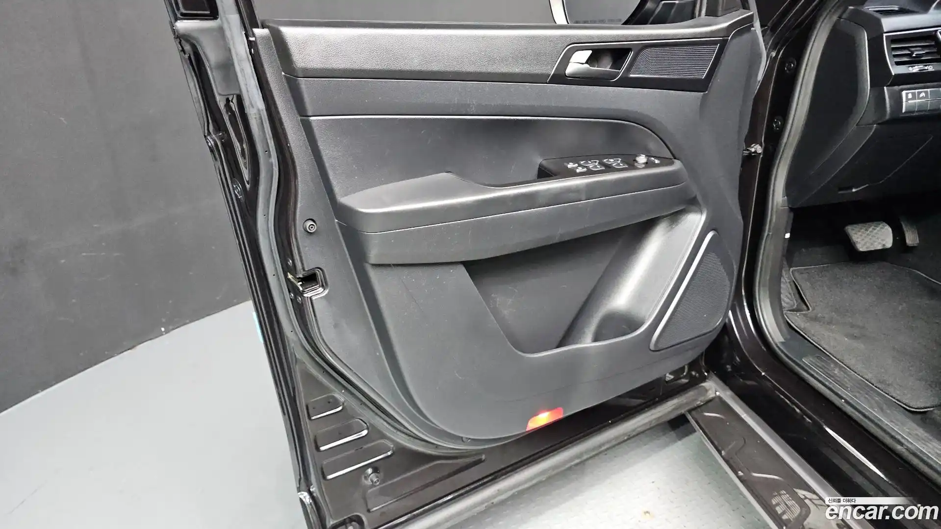 Rexton KG Mobility 2020.11-INNER-034