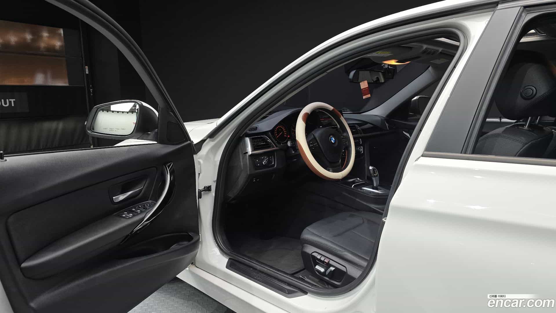 3-Series BMW 2017.11-INNER-010