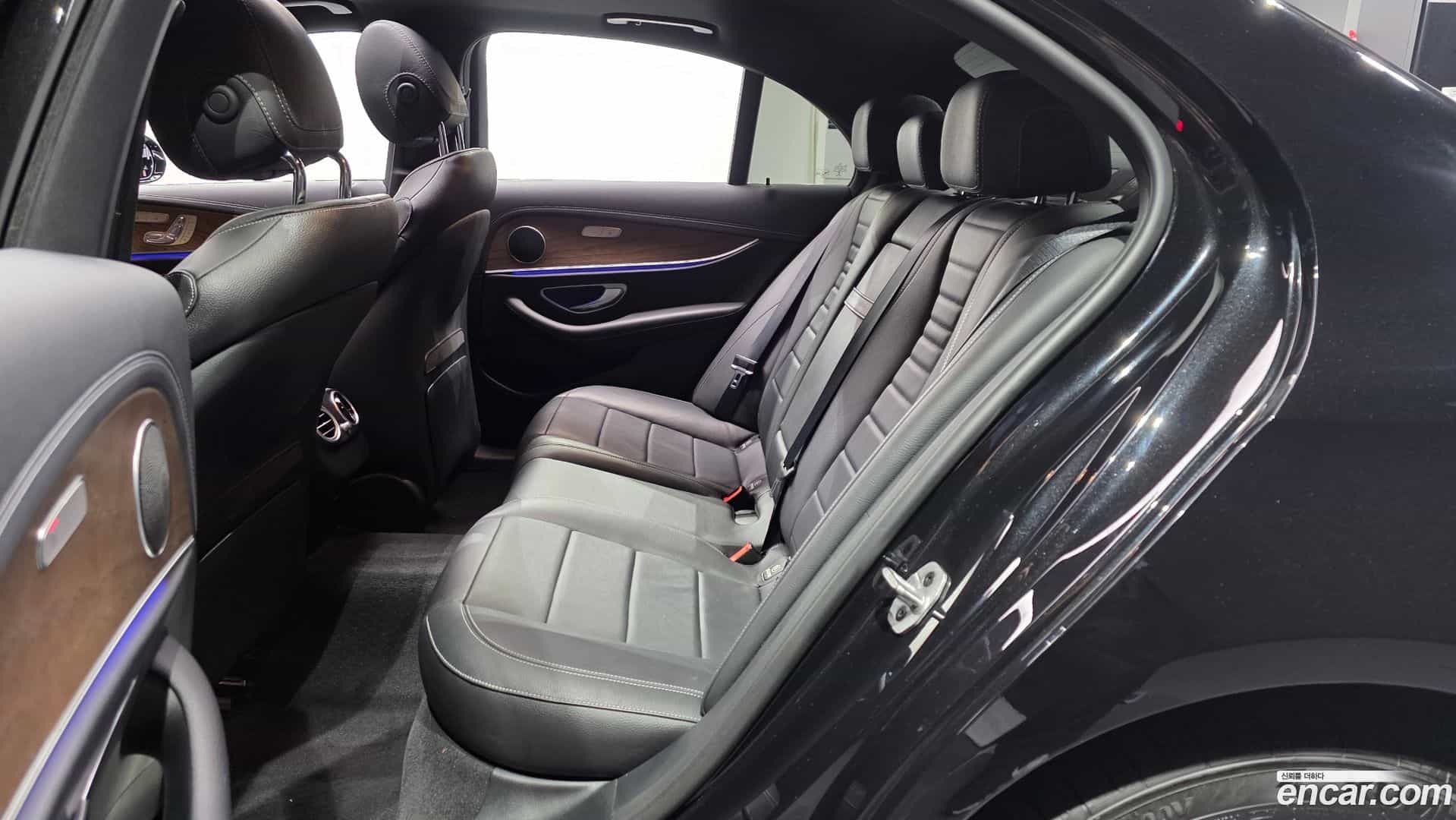 E-Class Mercedes-Benz 2021.6-OPTION-015