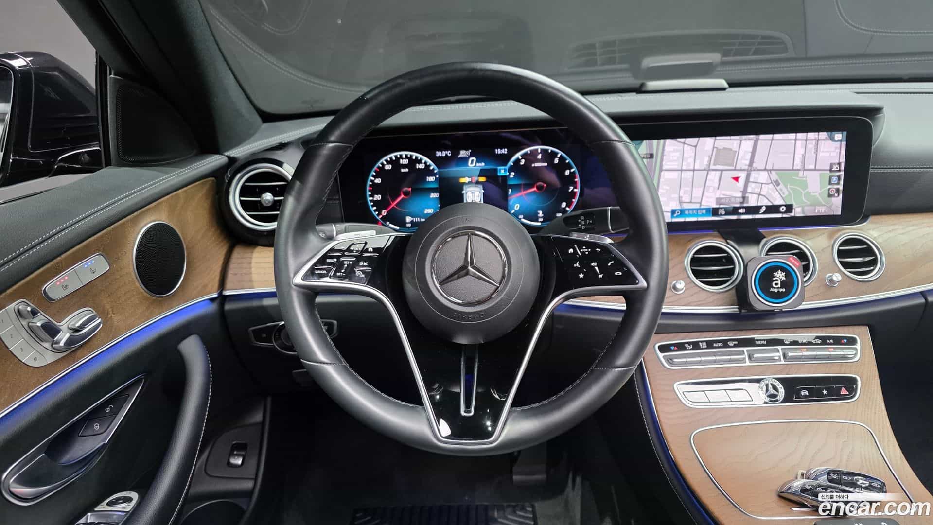 E-Class Mercedes-Benz 2021.6-OPTION-016