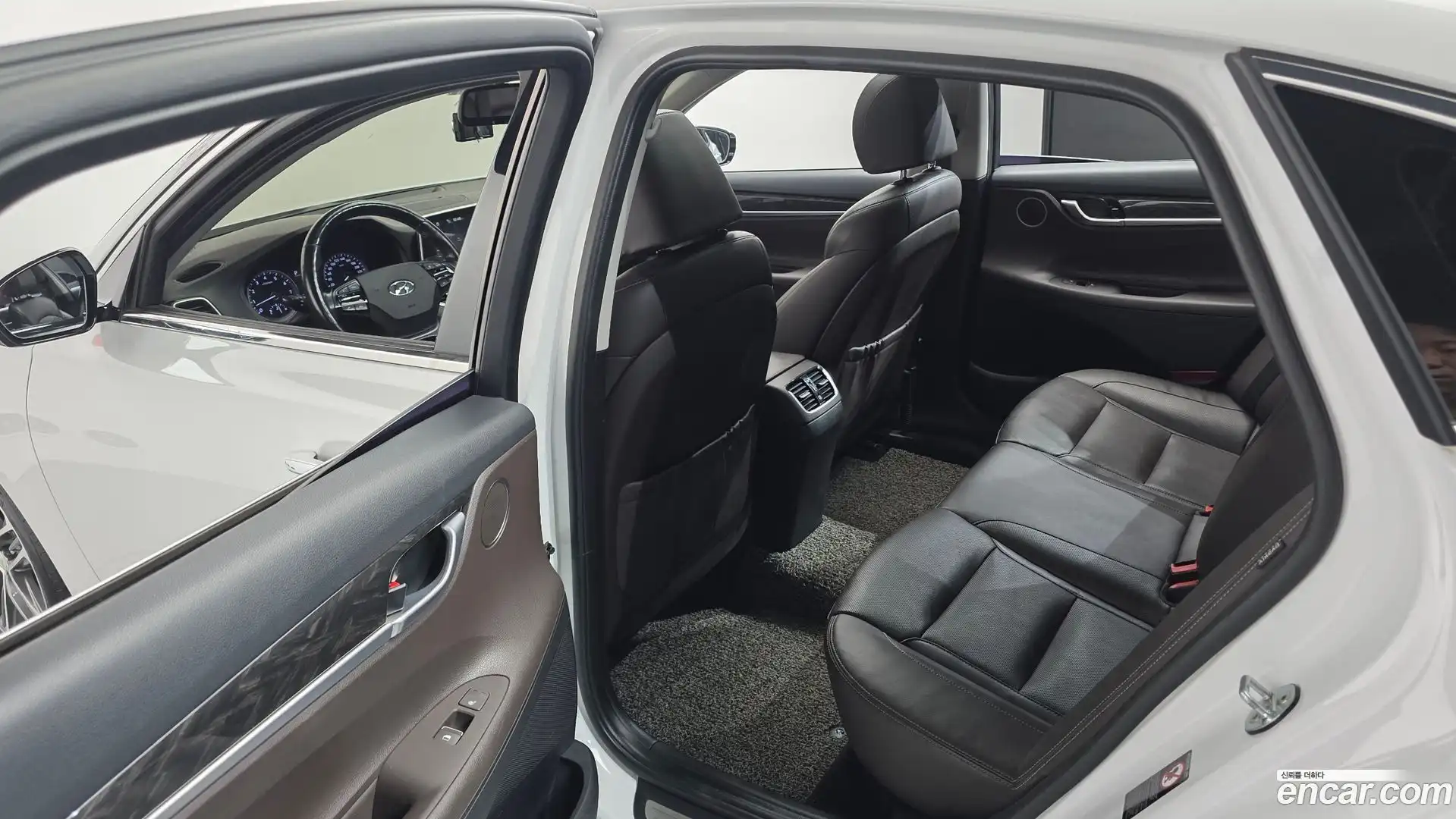 Grandeur Hyundai 2018.6-OPTION-021