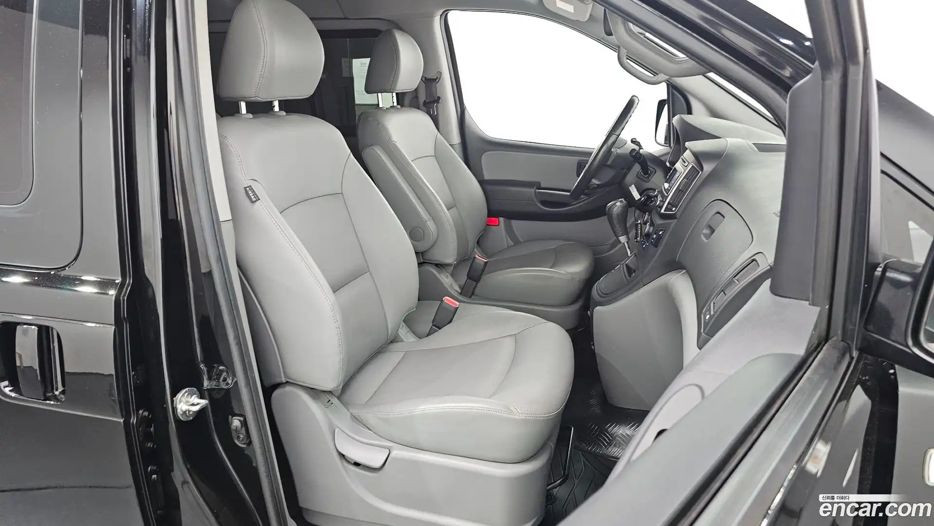 Starex Hyundai 2020.3-OPTION-015