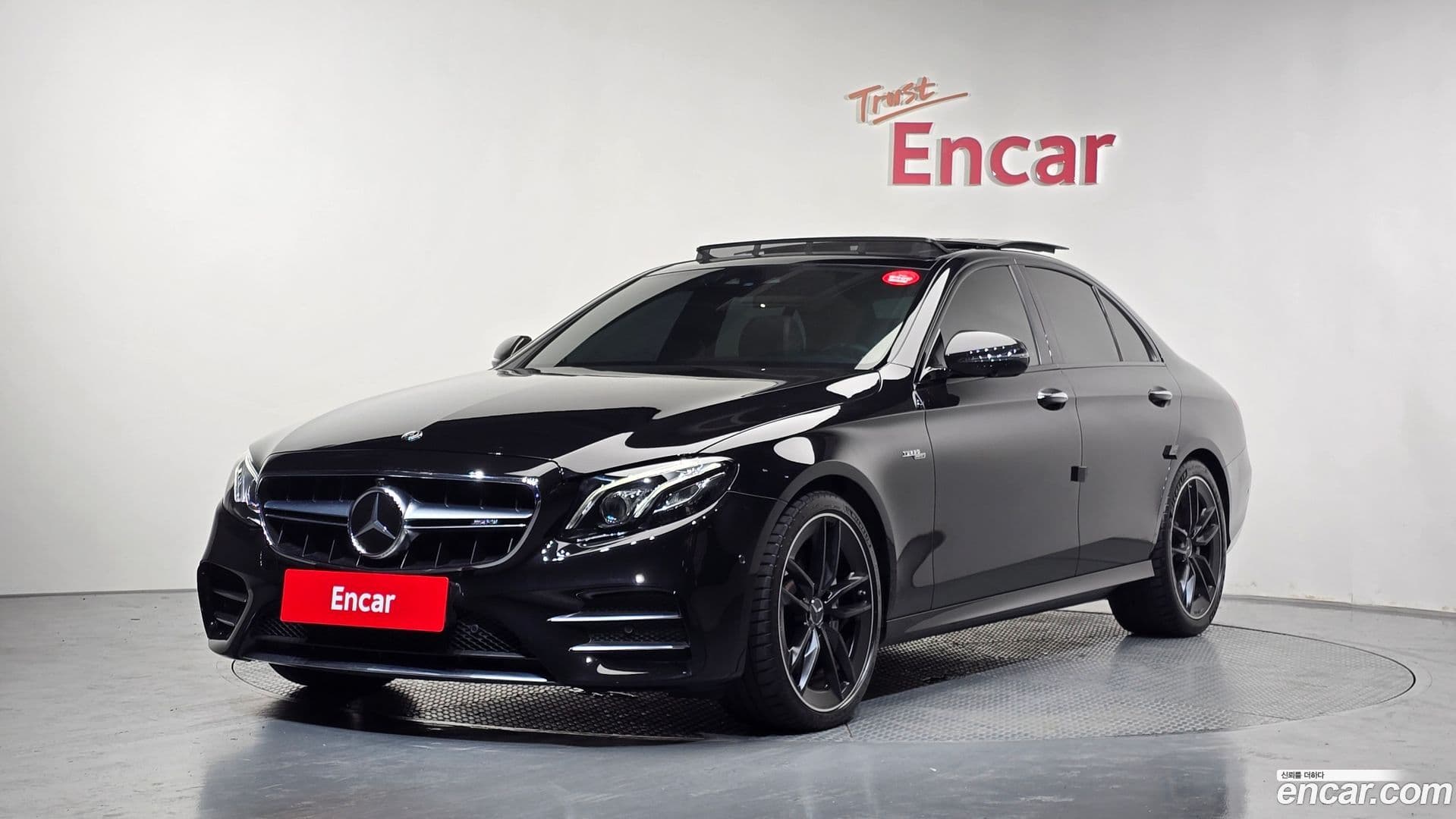 Main__Slider__Photo:E-Class Mercedes-Benz 2018.3-0