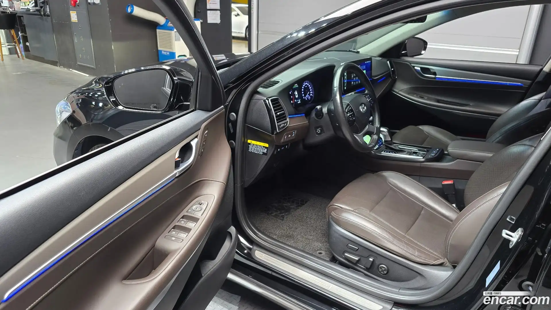Grandeur Hyundai 2018.11-INNER-010