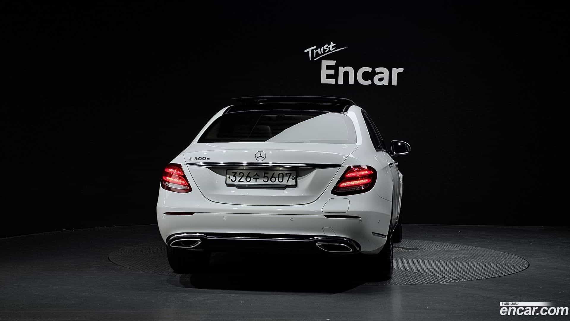 E-Class Mercedes-Benz 2019.11-OUTER-004
