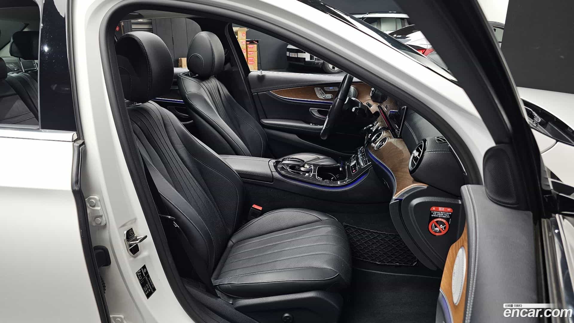 E-Class Mercedes-Benz 2019.11-OPTION-015