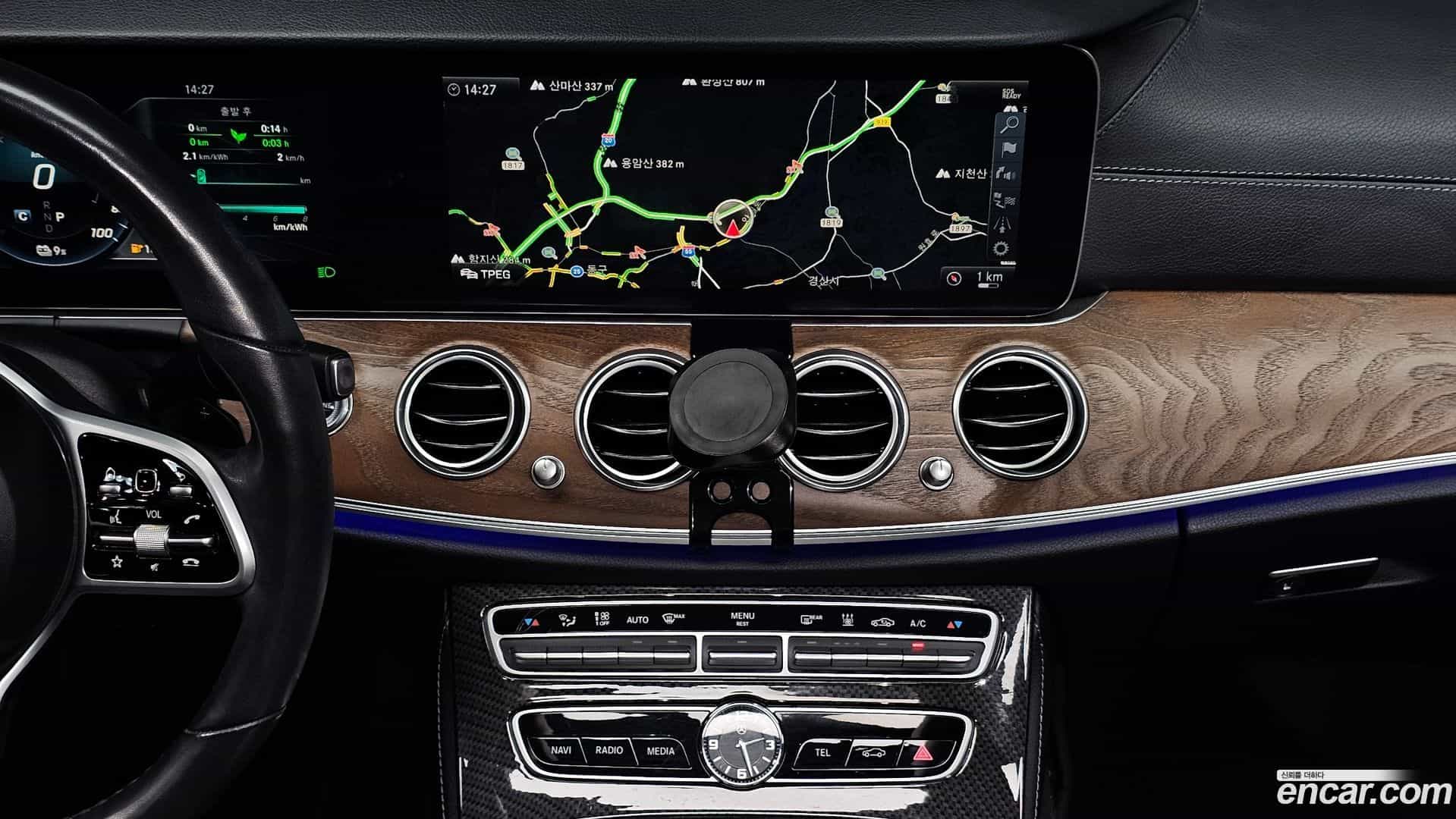 E-Class Mercedes-Benz 2019.11-OPTION-019