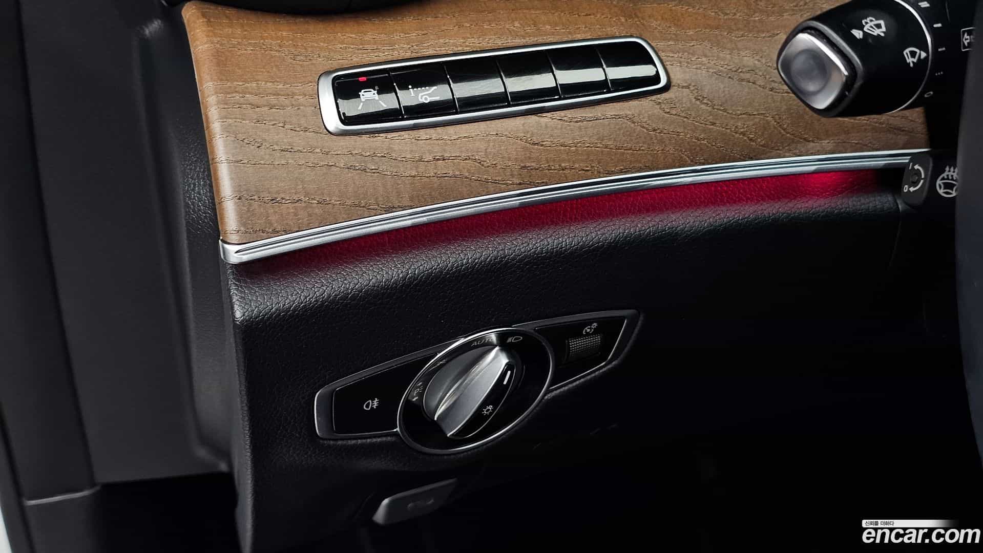 E-Class Mercedes-Benz 2019.11-OPTION-021
