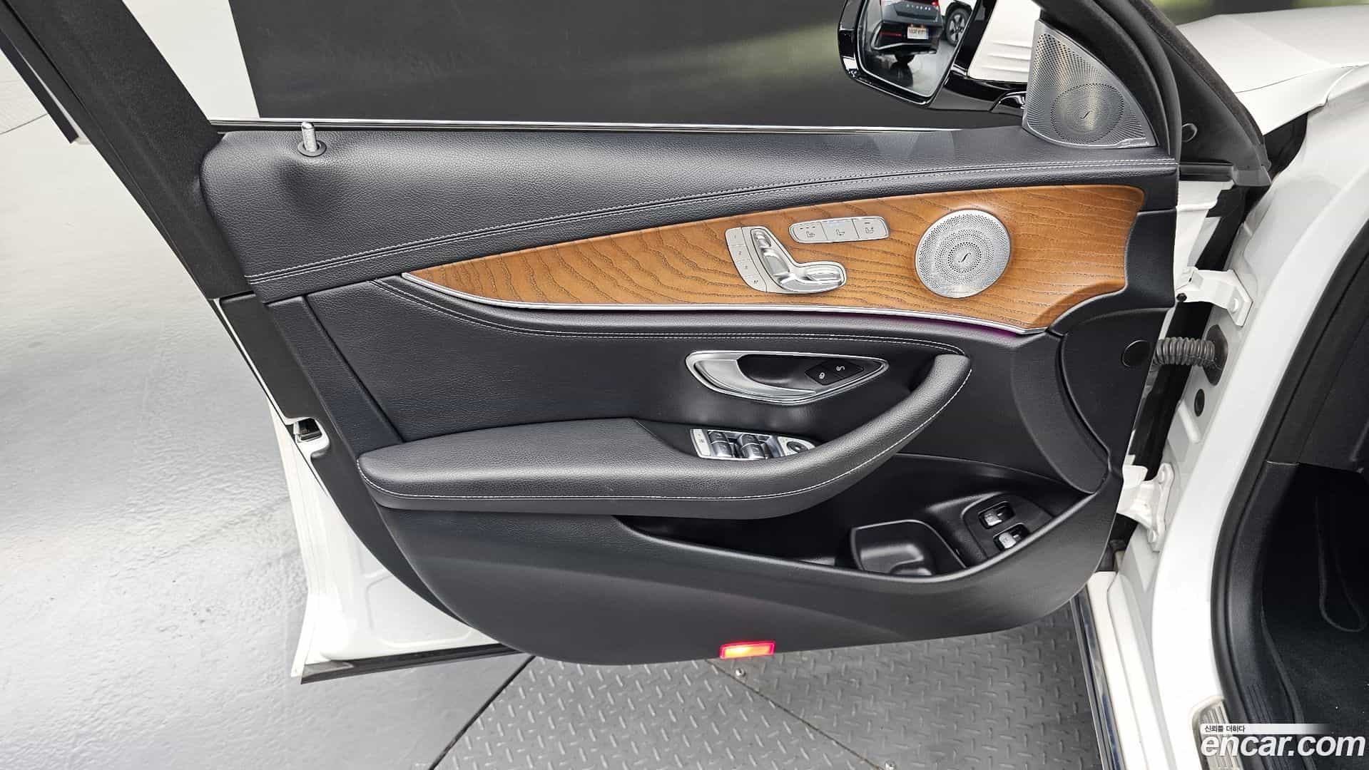 E-Class Mercedes-Benz 2019.11-INNER-034