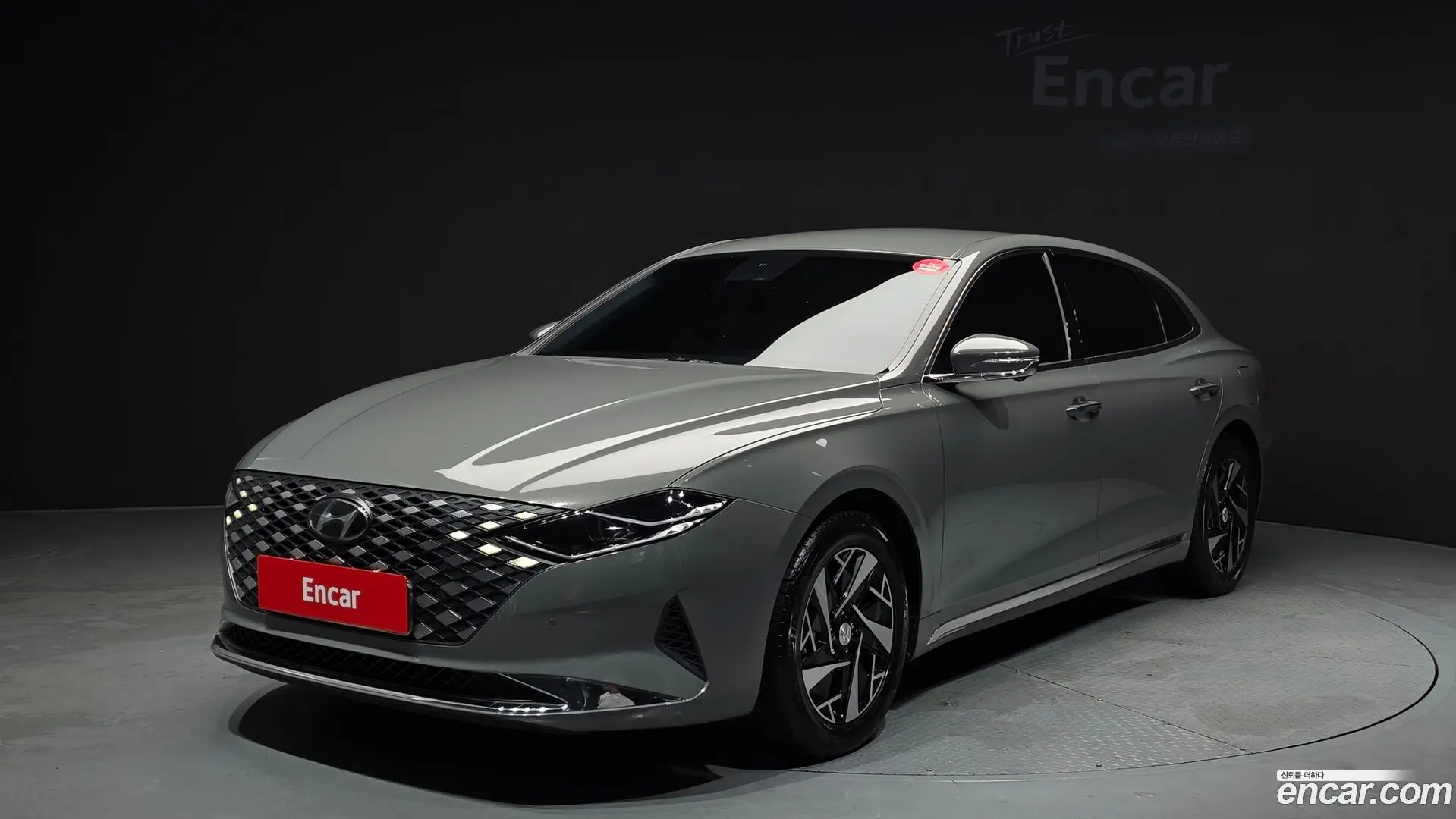 Main__Slider__Photo:Grandeur Hyundai 2022.10-0