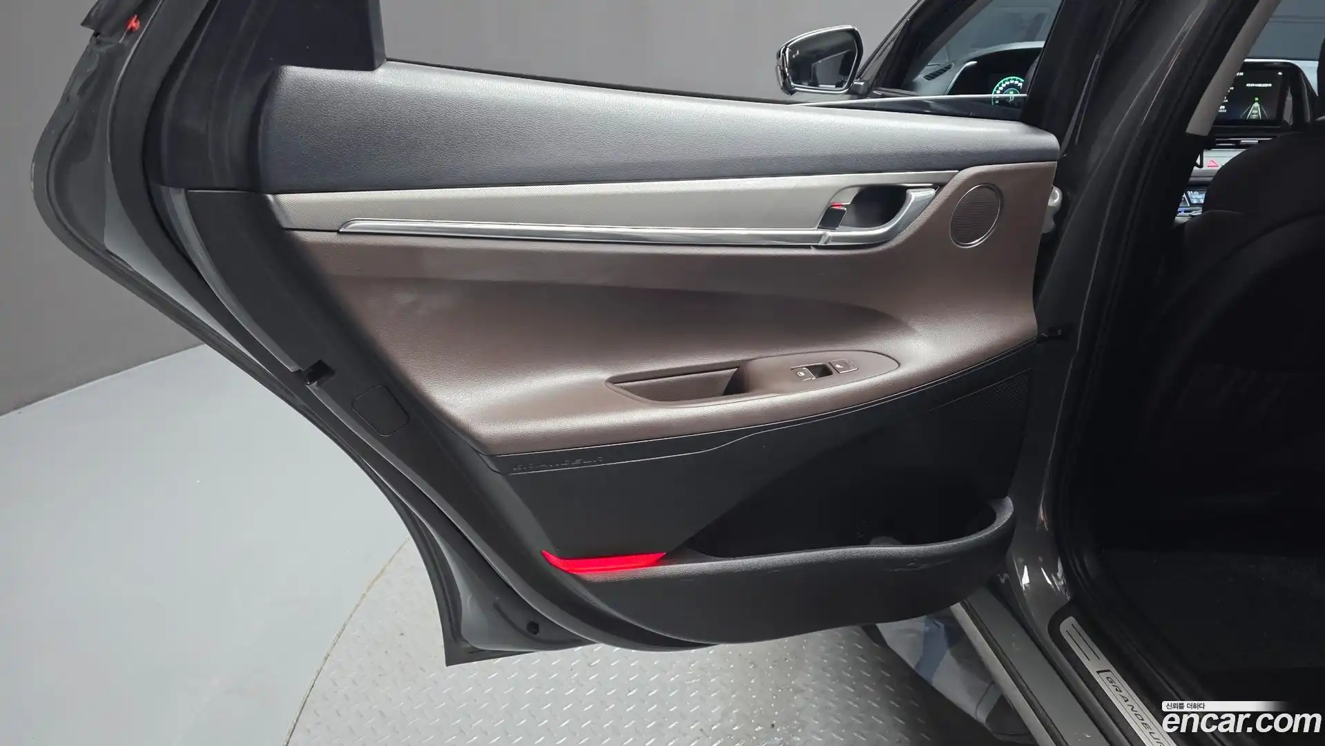 Grandeur Hyundai 2022.10-INNER-035
