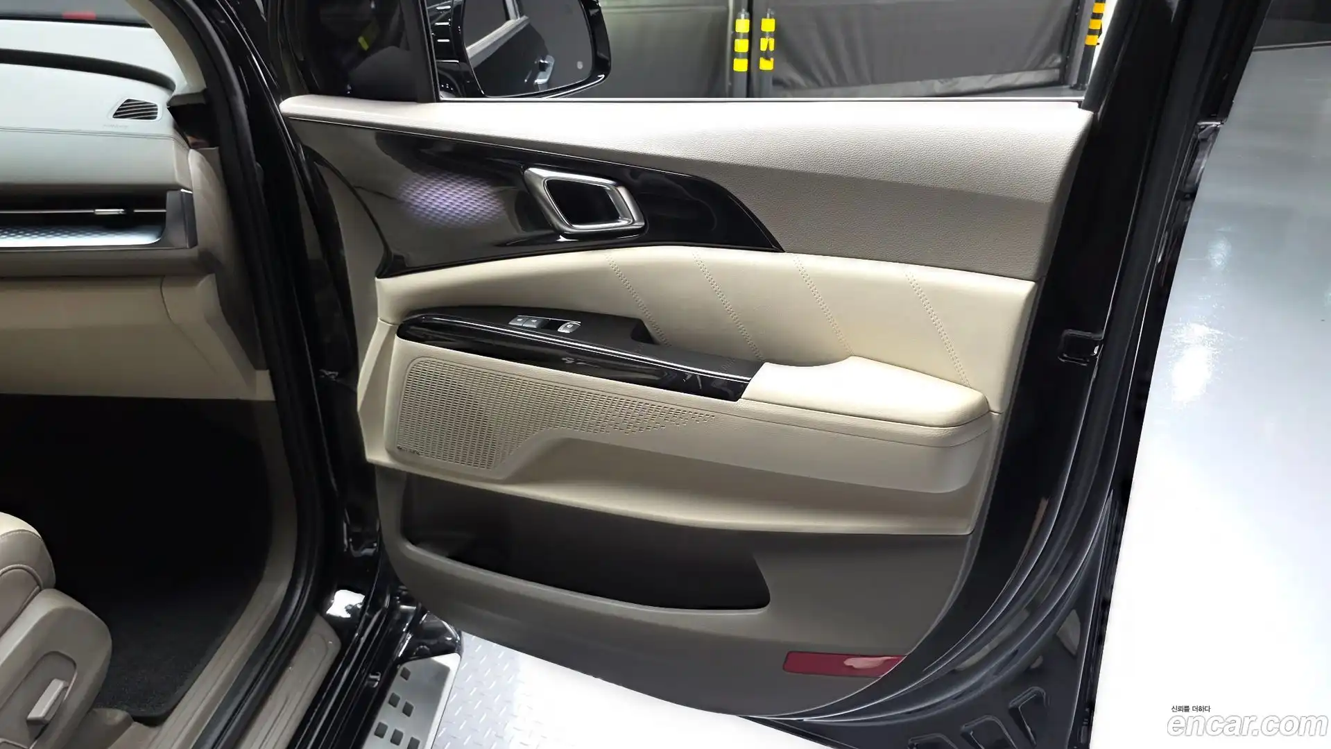 Canival Kia 2022.1-INNER-034