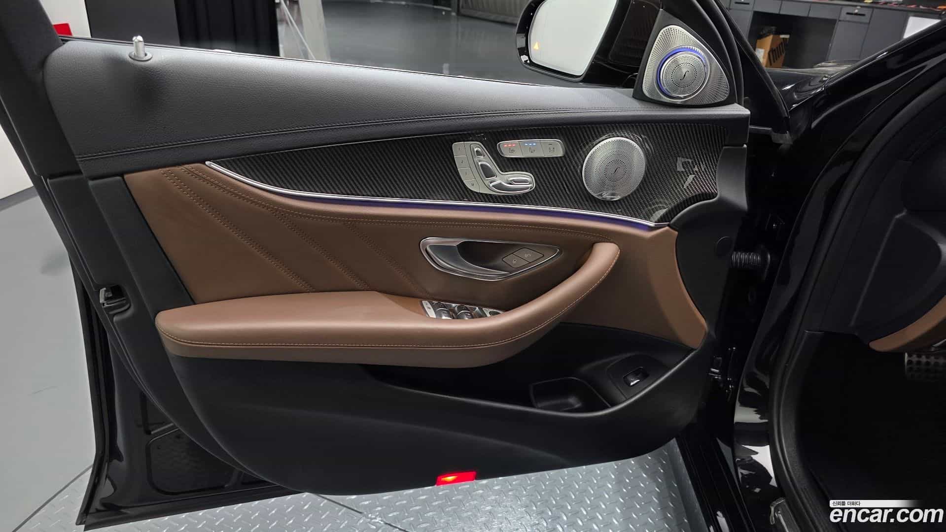 E-Class Mercedes-Benz 2019.10-INNER-034