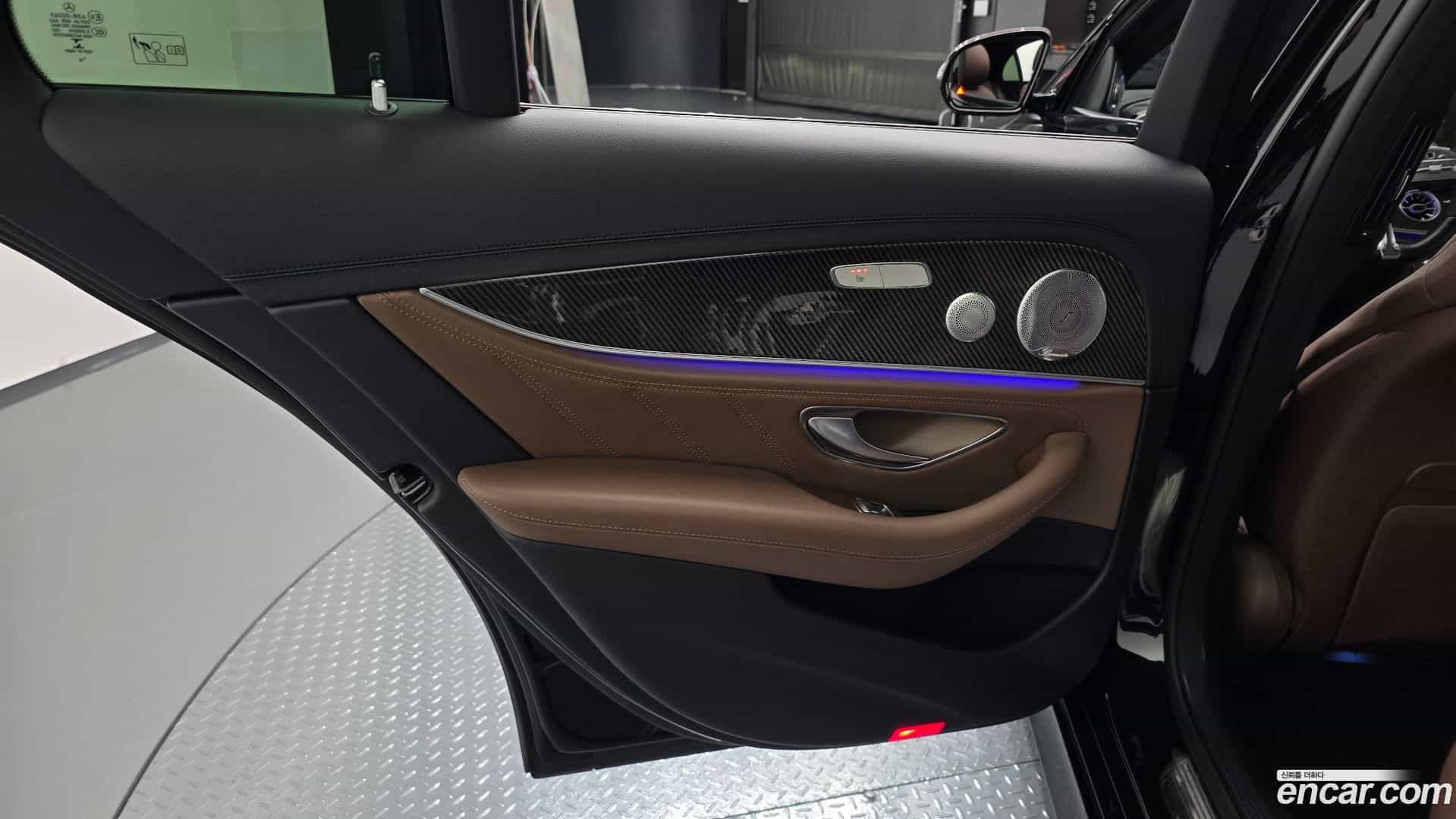 E-Class Mercedes-Benz 2019.10-INNER-035