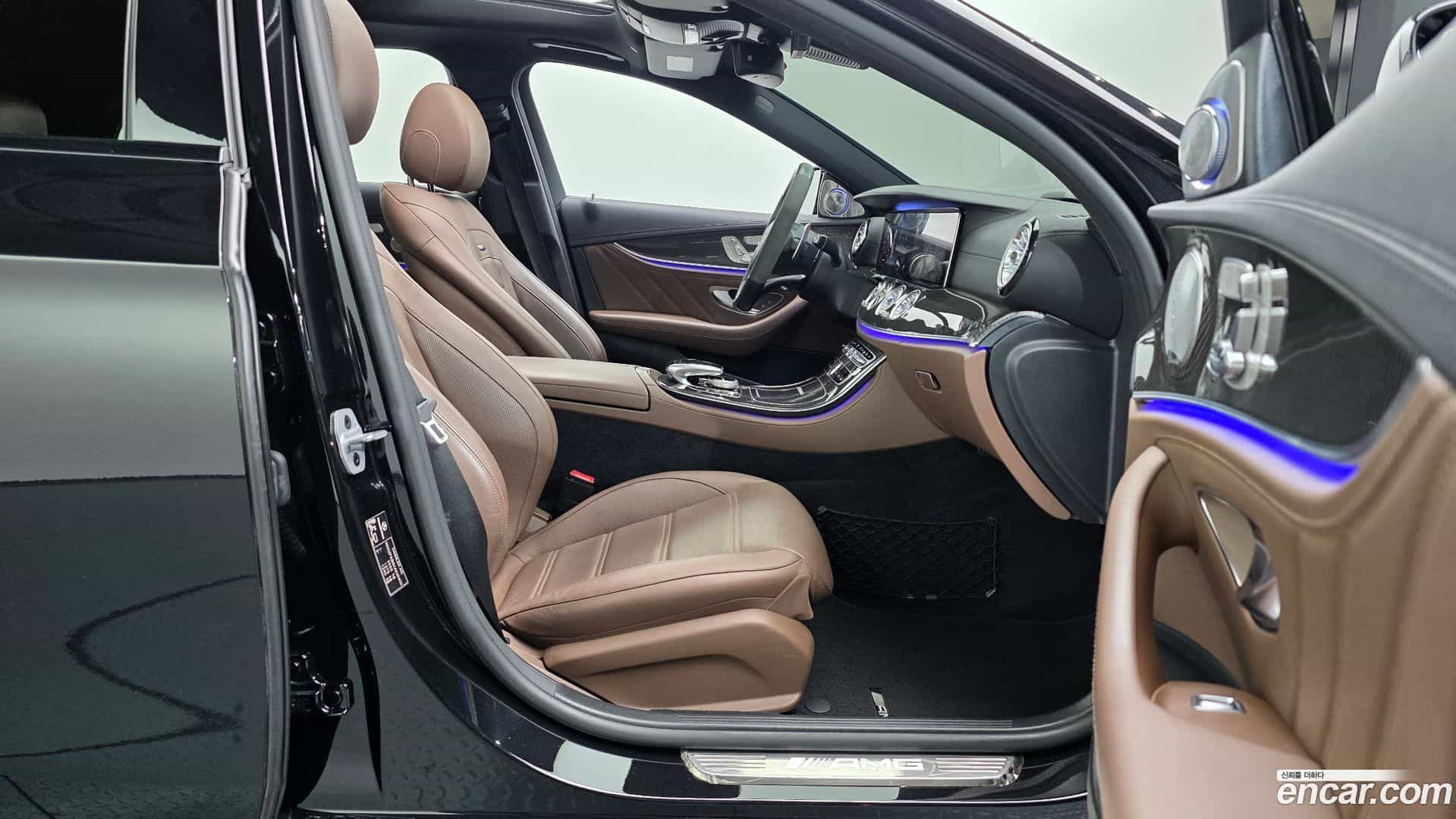 E-Class Mercedes-Benz 2019.10-INNER-036