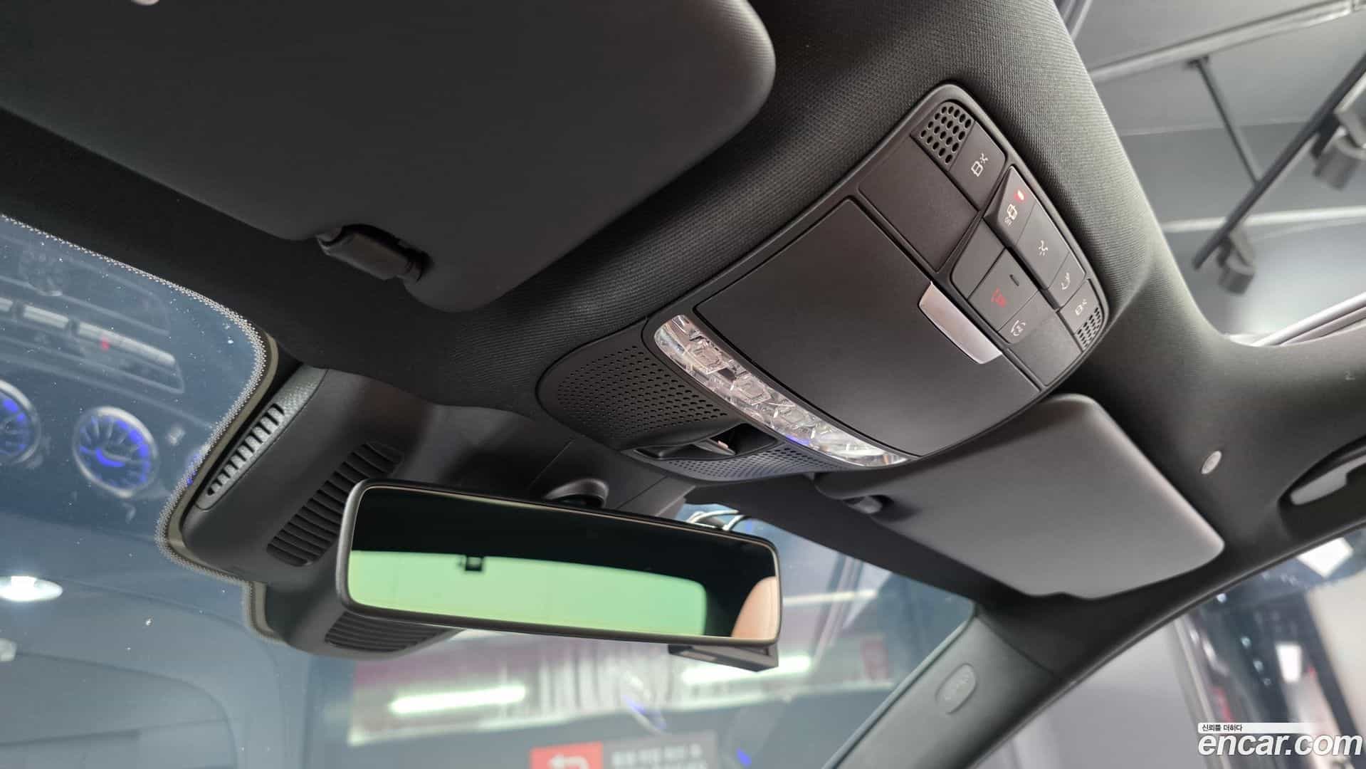 E-Class Mercedes-Benz 2019.10-OPTION-044