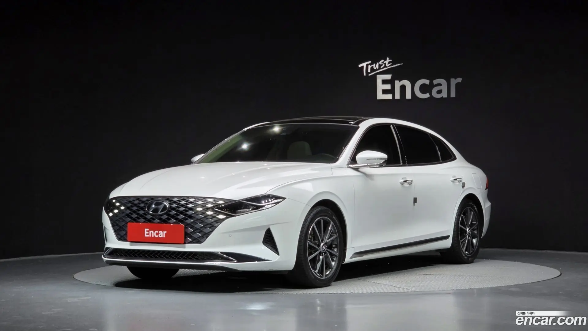 Main__Slider__Photo:Grandeur Hyundai 2022.5-0
