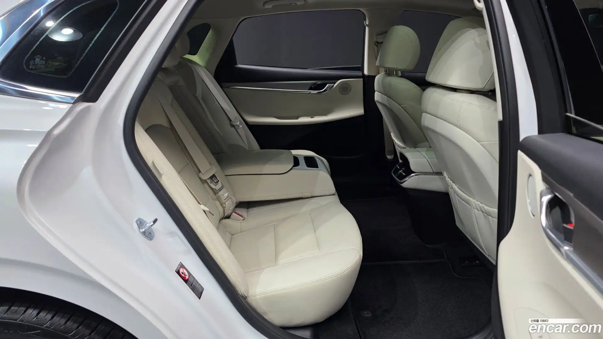 Grandeur Hyundai 2022.5-OPTION-016