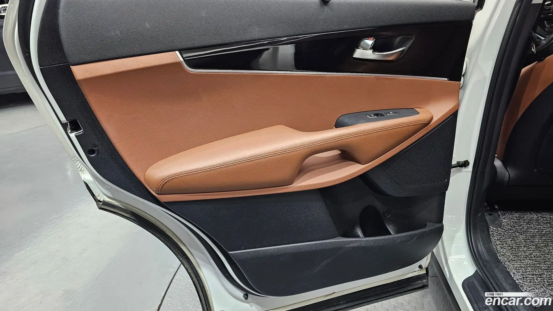 Sorento Kia 2018.1-INNER-035