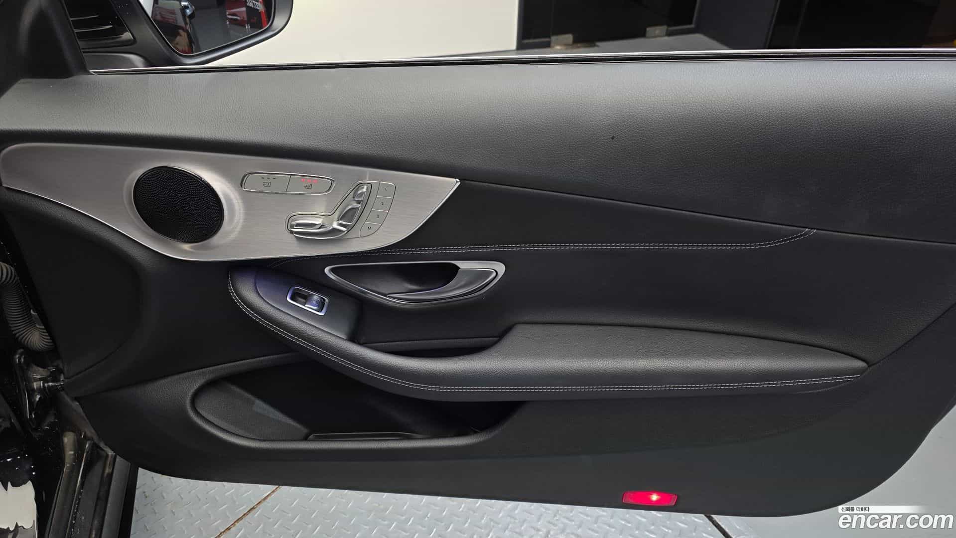 C-Class Mercedes-Benz 2021.1-INNER-035