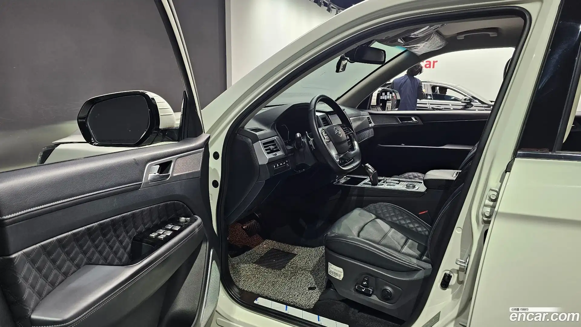 Rexton KG Mobility 2022.3-INNER-010