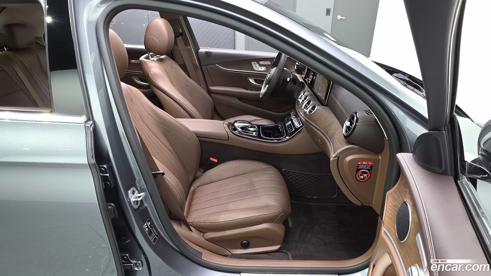 E-Class Mercedes-Benz 2019.5-OPTION-016