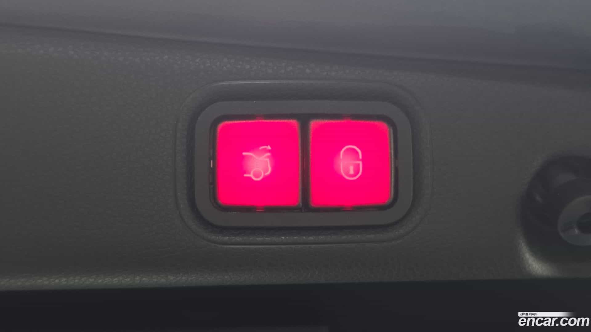 E-Class Mercedes-Benz 2019.5-OPTION-024