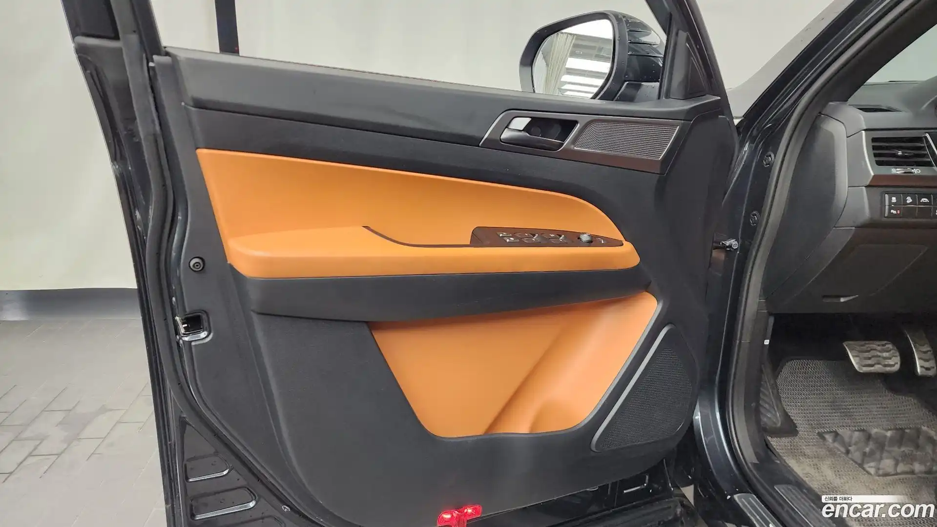 Rexton KG Mobility 2022.3-INNER-034