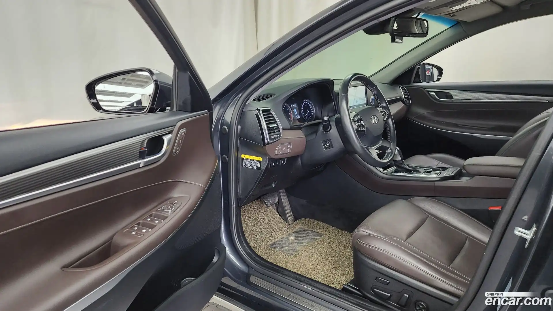 Grandeur Hyundai 2017.6-INNER-010