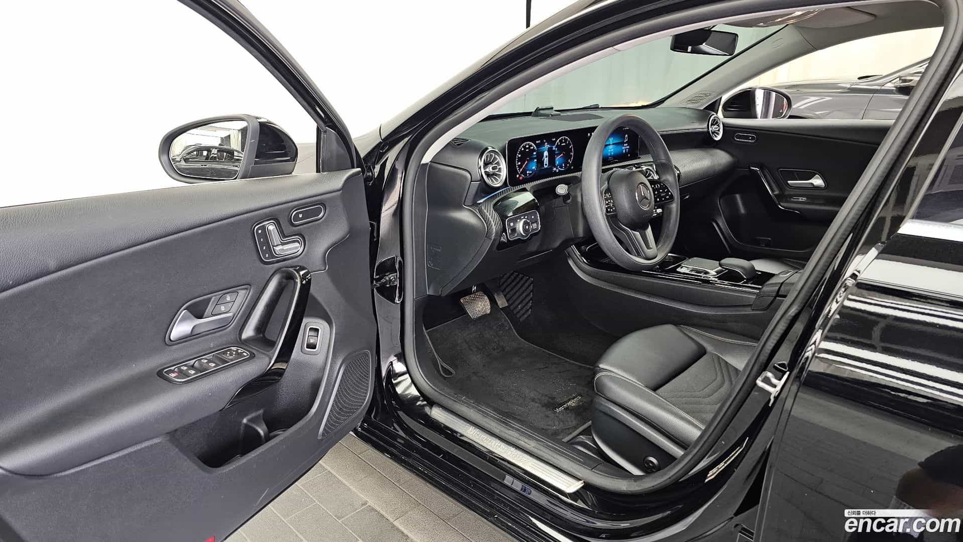 A-Class Mercedes-Benz 2020.2-INNER-010