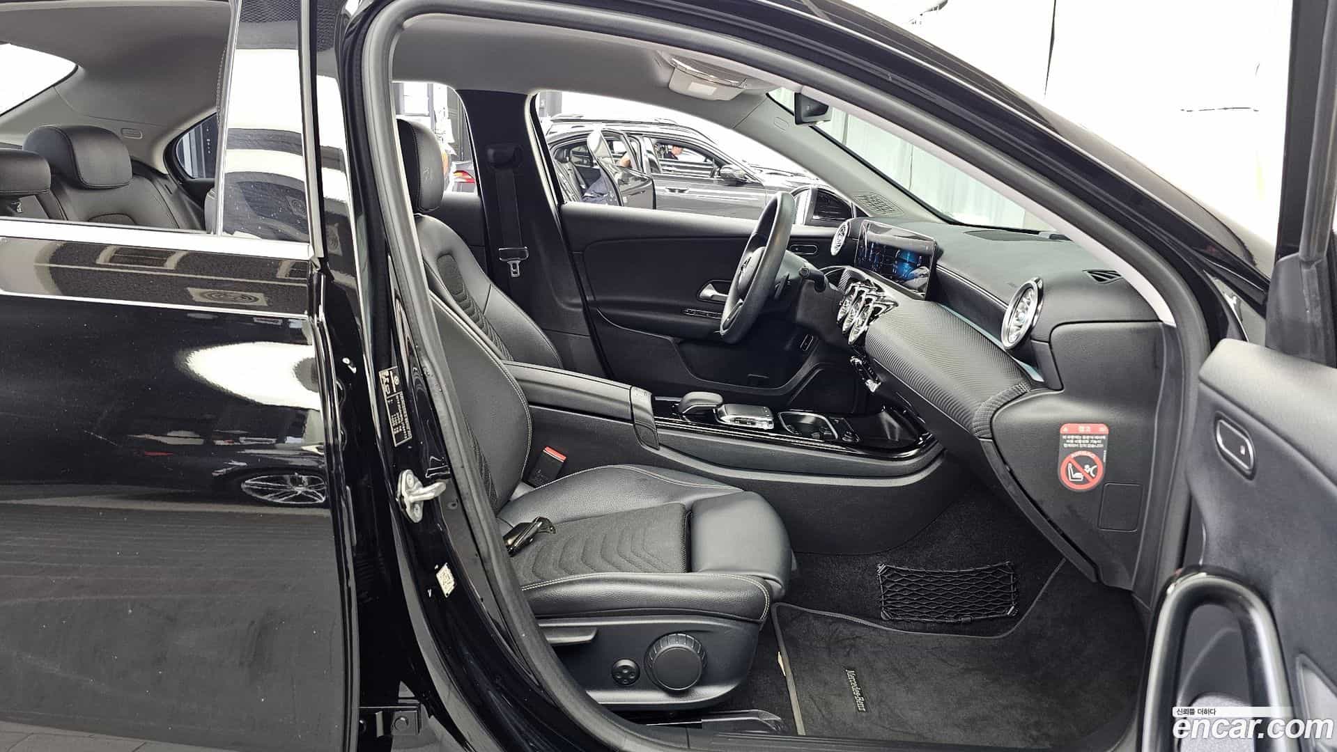 A-Class Mercedes-Benz 2020.2-OPTION-015