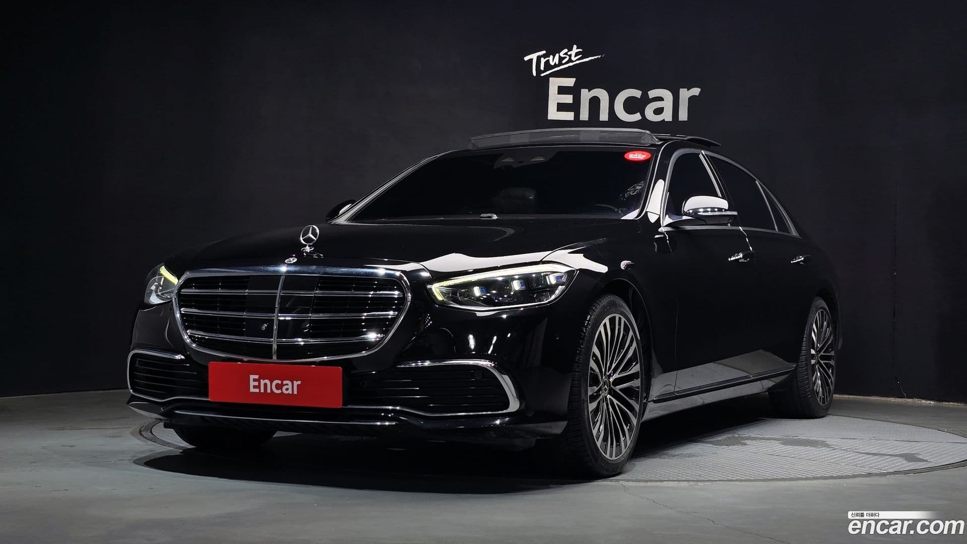 Main__Slider__Photo:S-Class Mercedes-Benz 2021.4-0