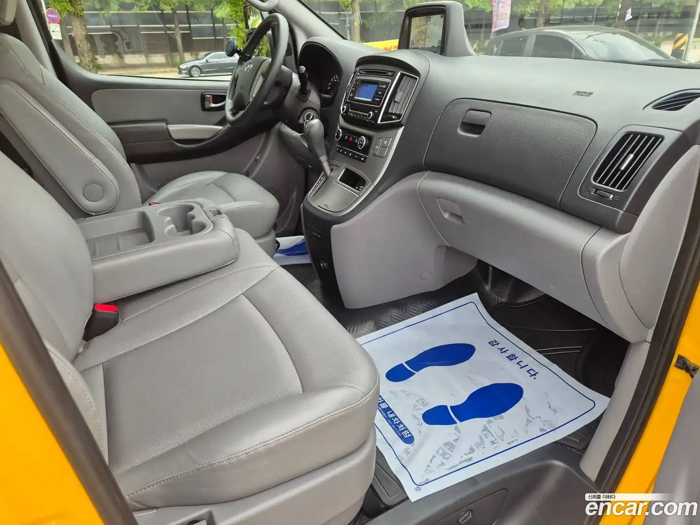 Starex Hyundai 2018.6-OPTION-017