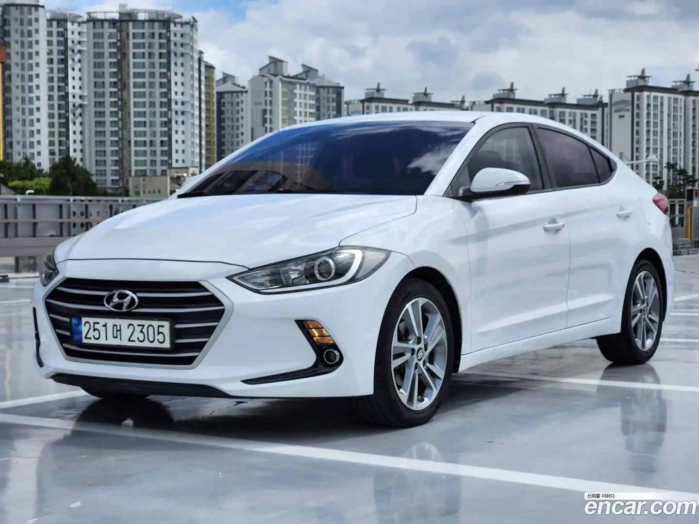 AVANTE Hyundai 2018.0-OUTER-001