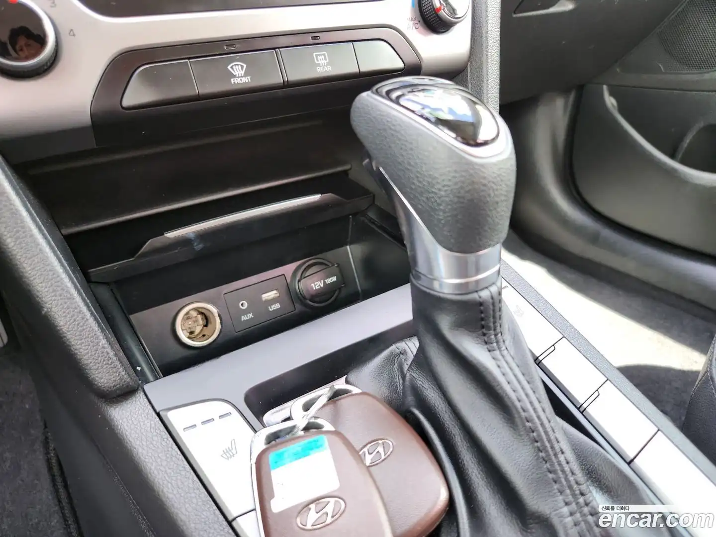 AVANTE Hyundai 2018.0-INNER-009
