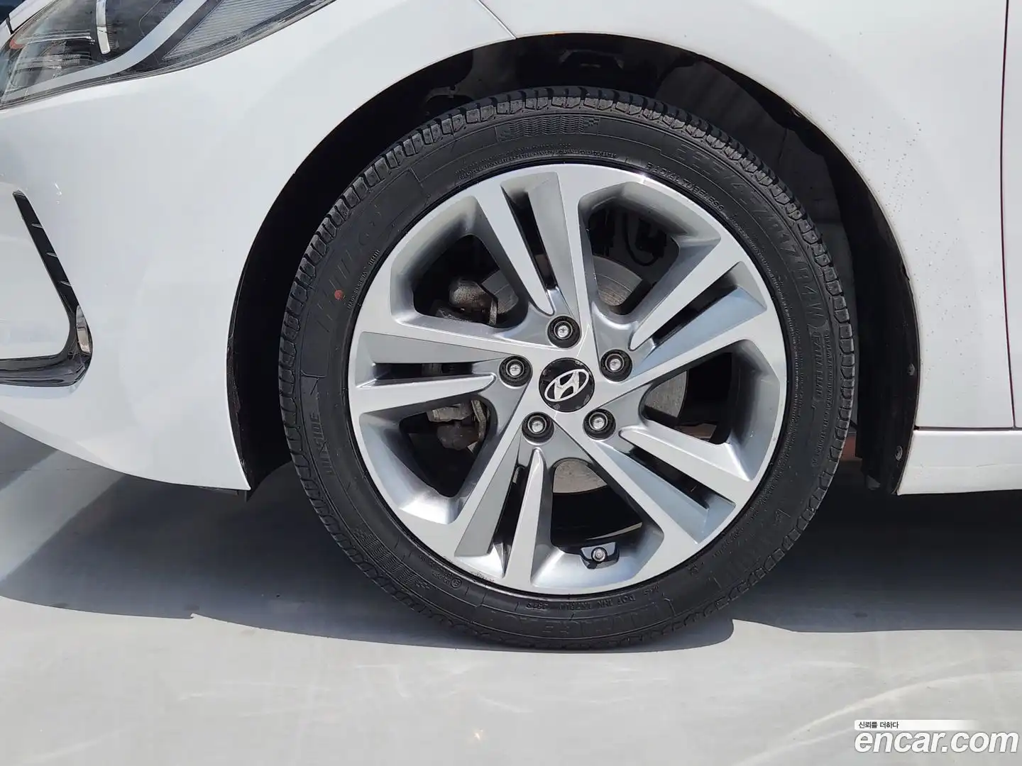 AVANTE Hyundai 2018.0-OPTION-018