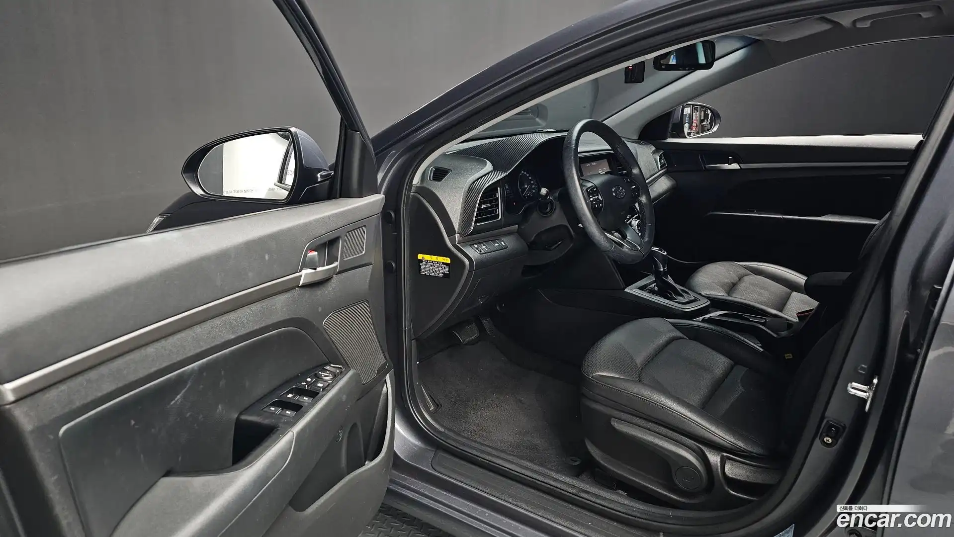 AVANTE Hyundai 2019.10-INNER-010