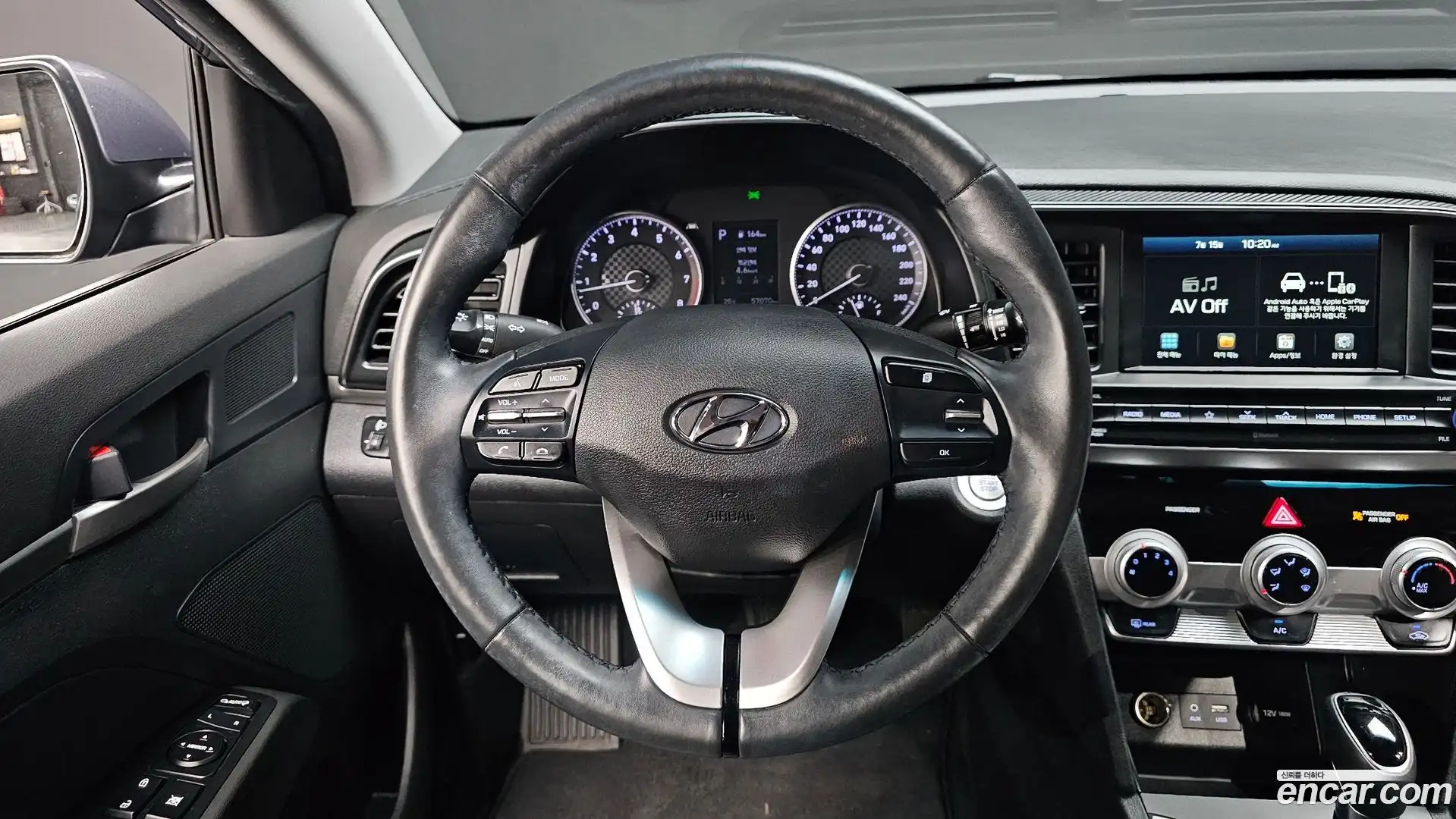 AVANTE Hyundai 2019.10-OPTION-018