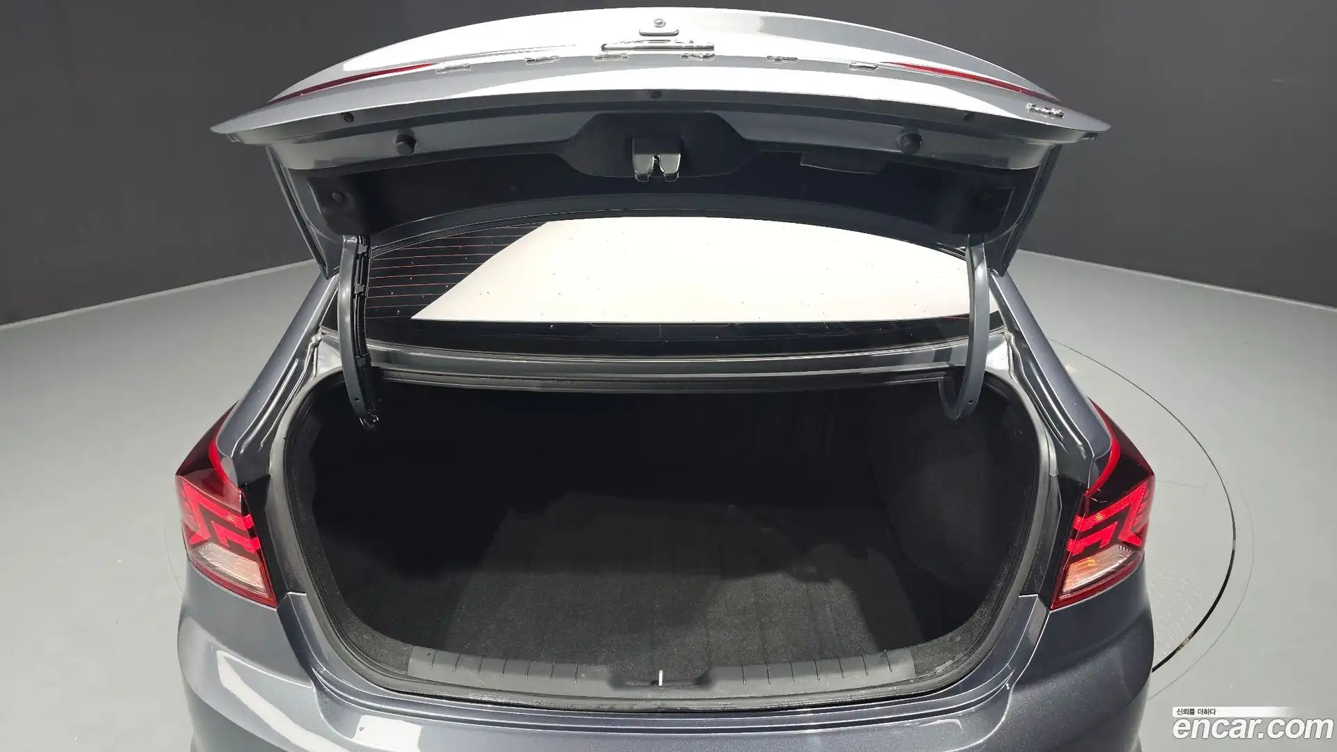 AVANTE Hyundai 2019.10-OPTION-040