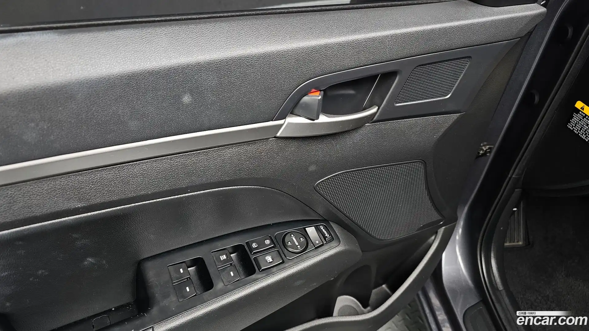 AVANTE Hyundai 2019.10-OPTION-047