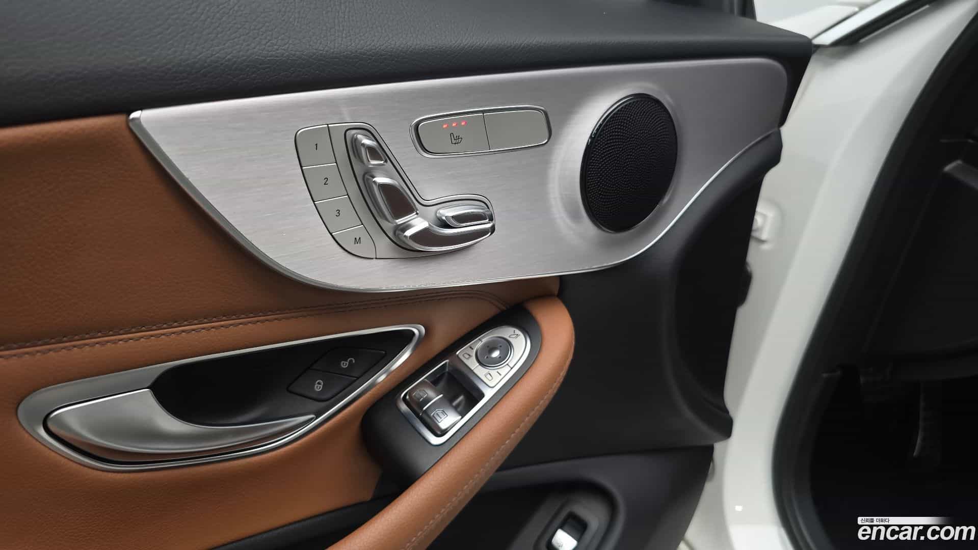 C-Class Mercedes-Benz 2018.3-OPTION-021