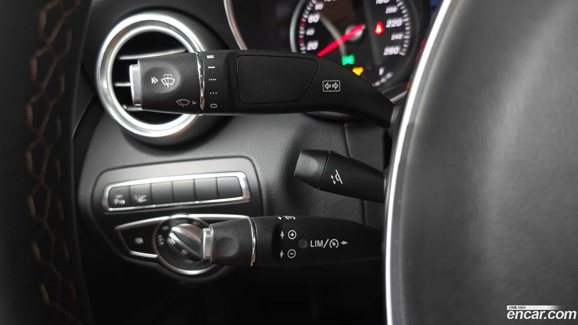 C-Class Mercedes-Benz 2018.3-OPTION-023