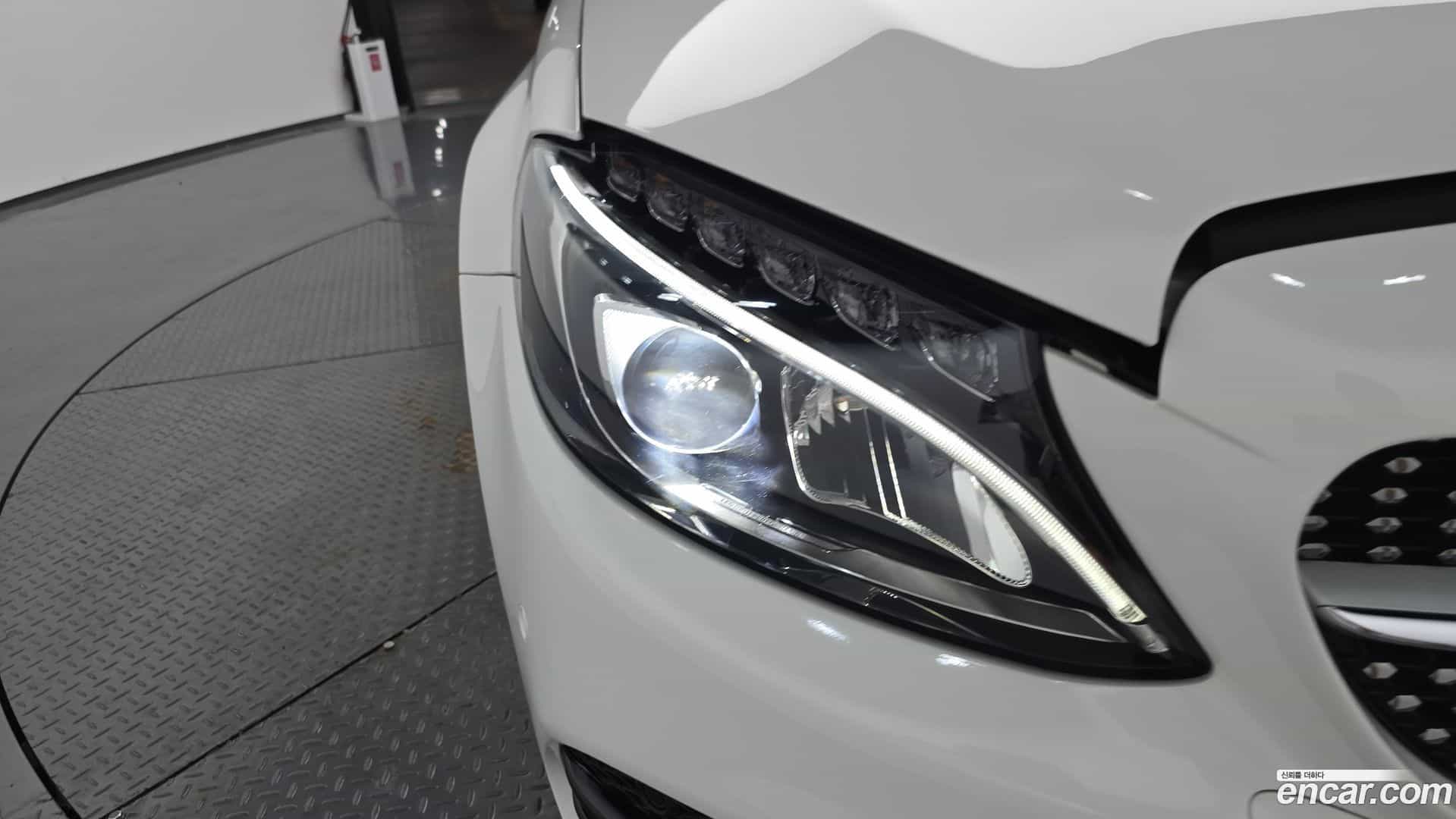 C-Class Mercedes-Benz 2018.3-OUTER-032