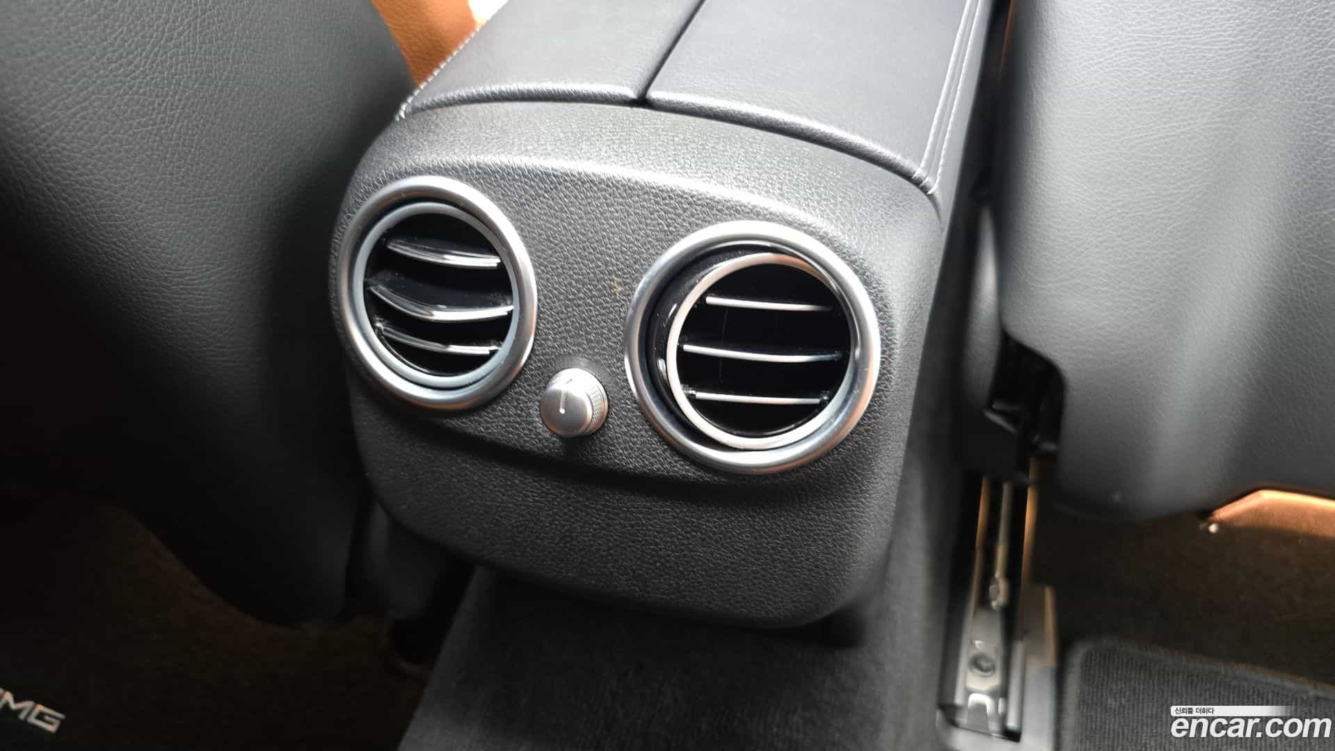 C-Class Mercedes-Benz 2018.3-INNER-036