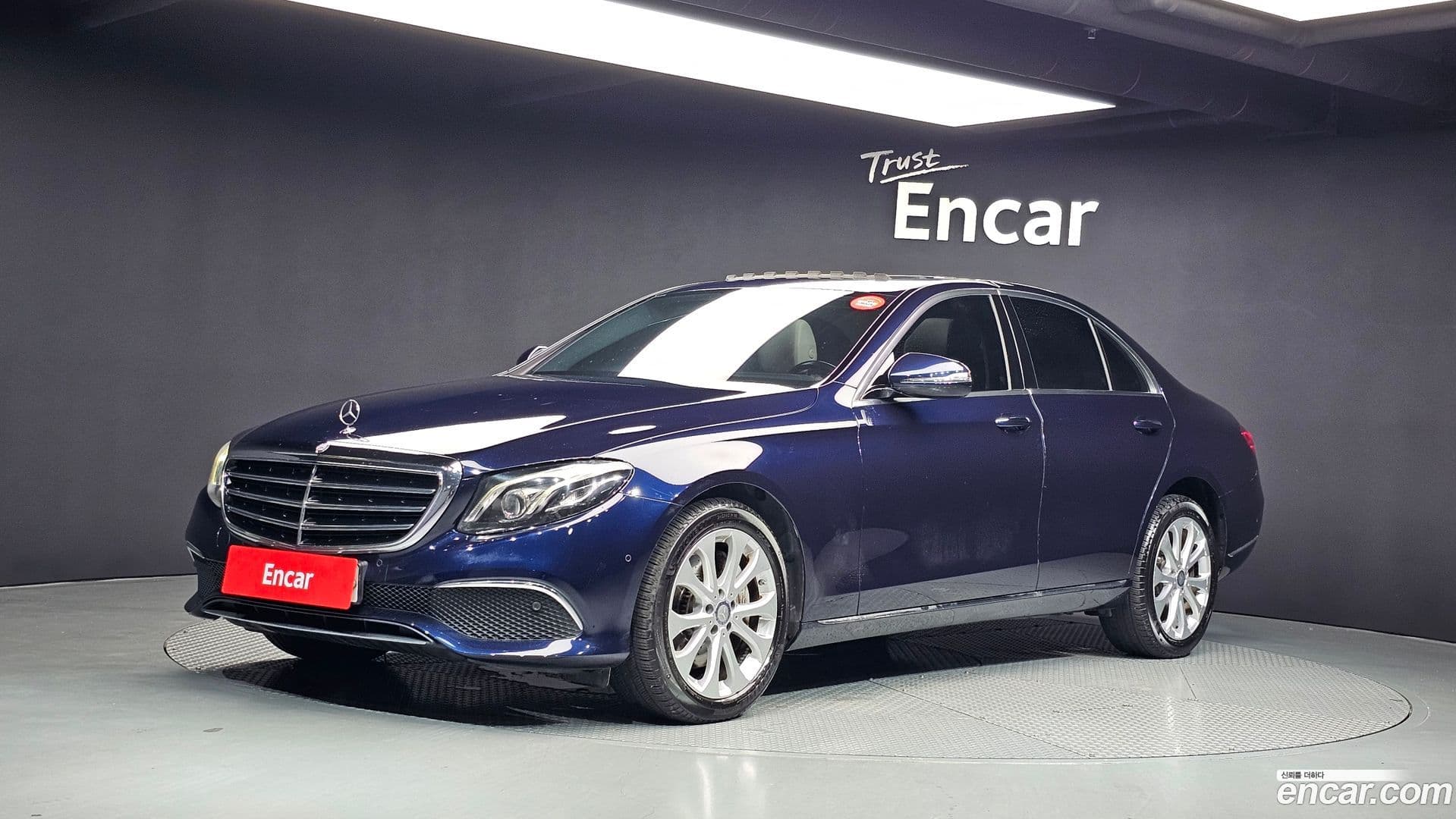 Main__Slider__Photo:E-Class Mercedes-Benz 2016.7-0