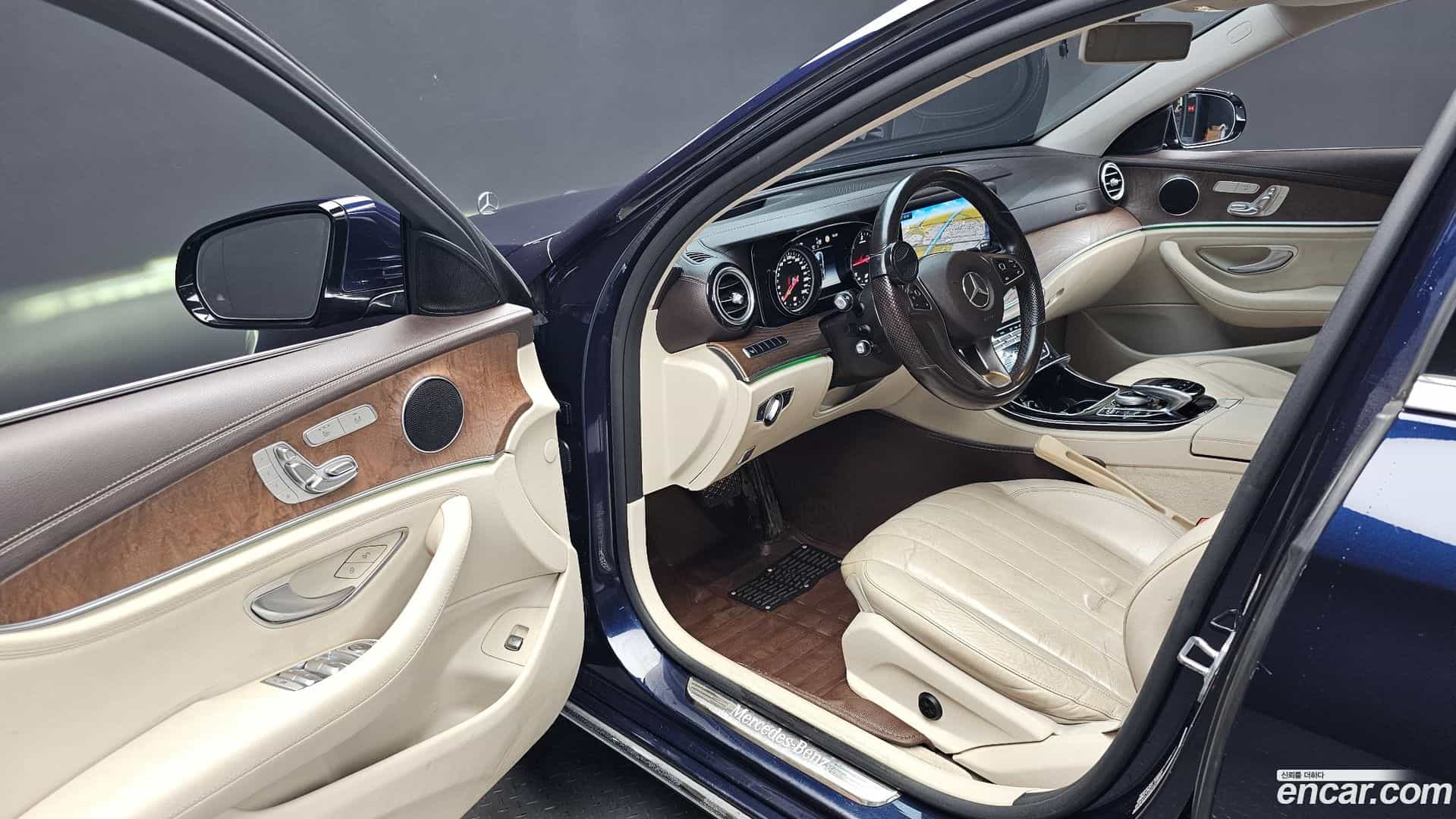 E-Class Mercedes-Benz 2016.7-INNER-010