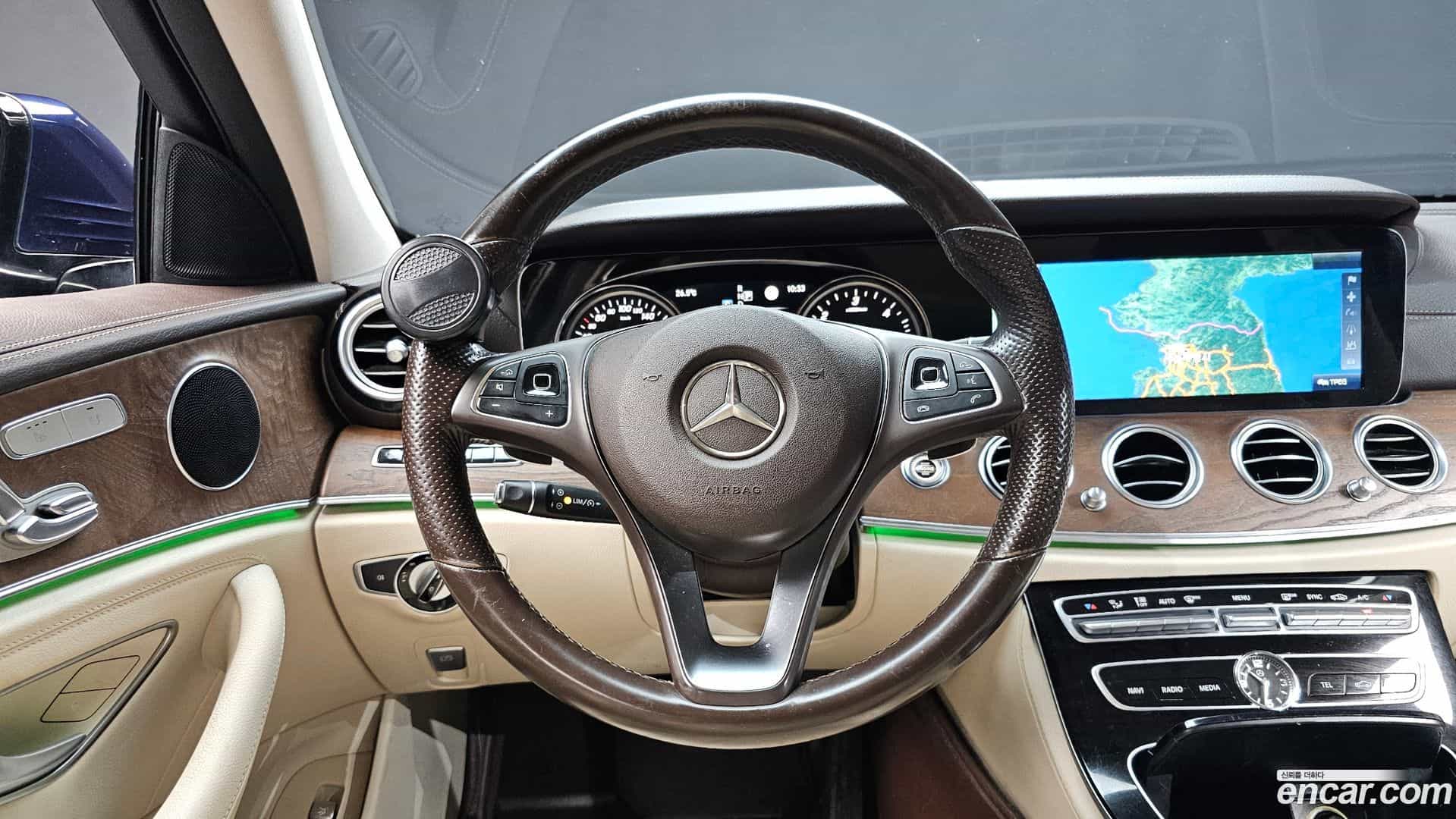 E-Class Mercedes-Benz 2016.7-OPTION-016